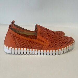 ILSE JACOBSEN HORNBK Womens Tulip  140 Women’s Camelia Slipon Shoe